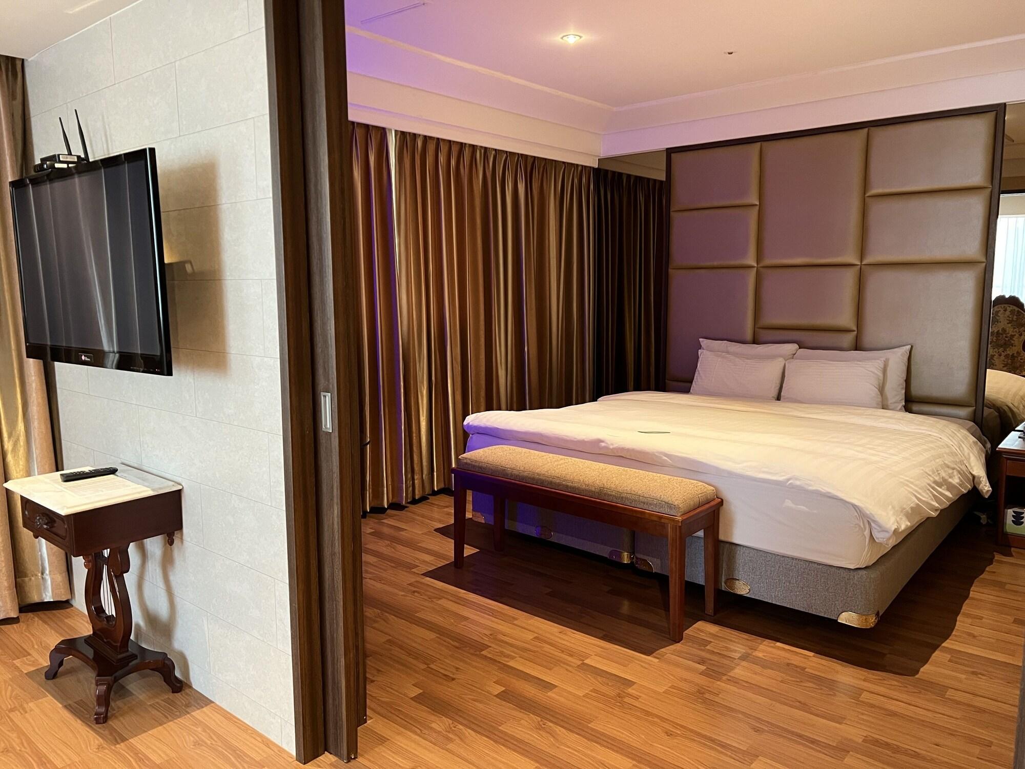 Hotel International Changwon Exteriör bild