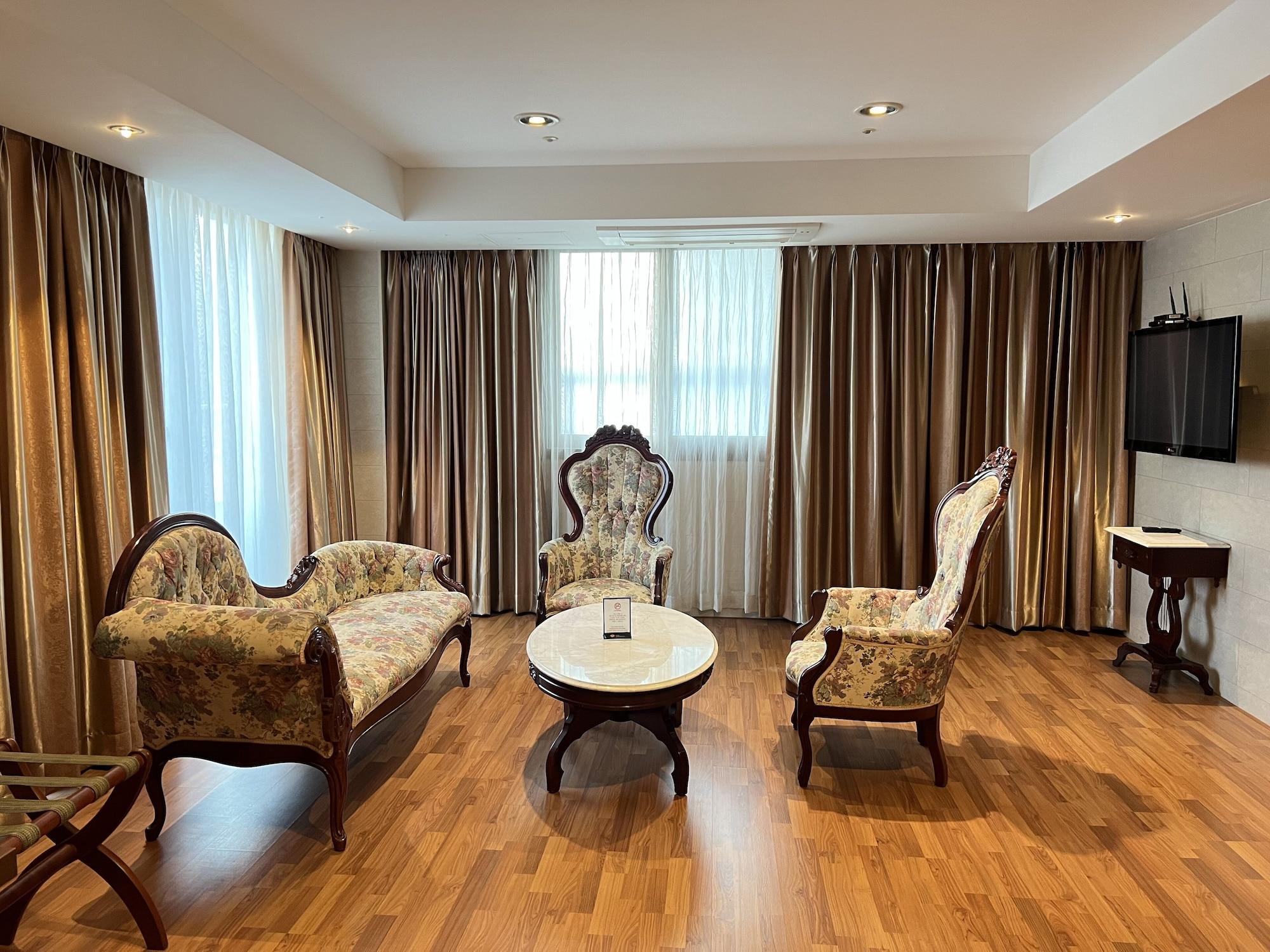 Hotel International Changwon Exteriör bild