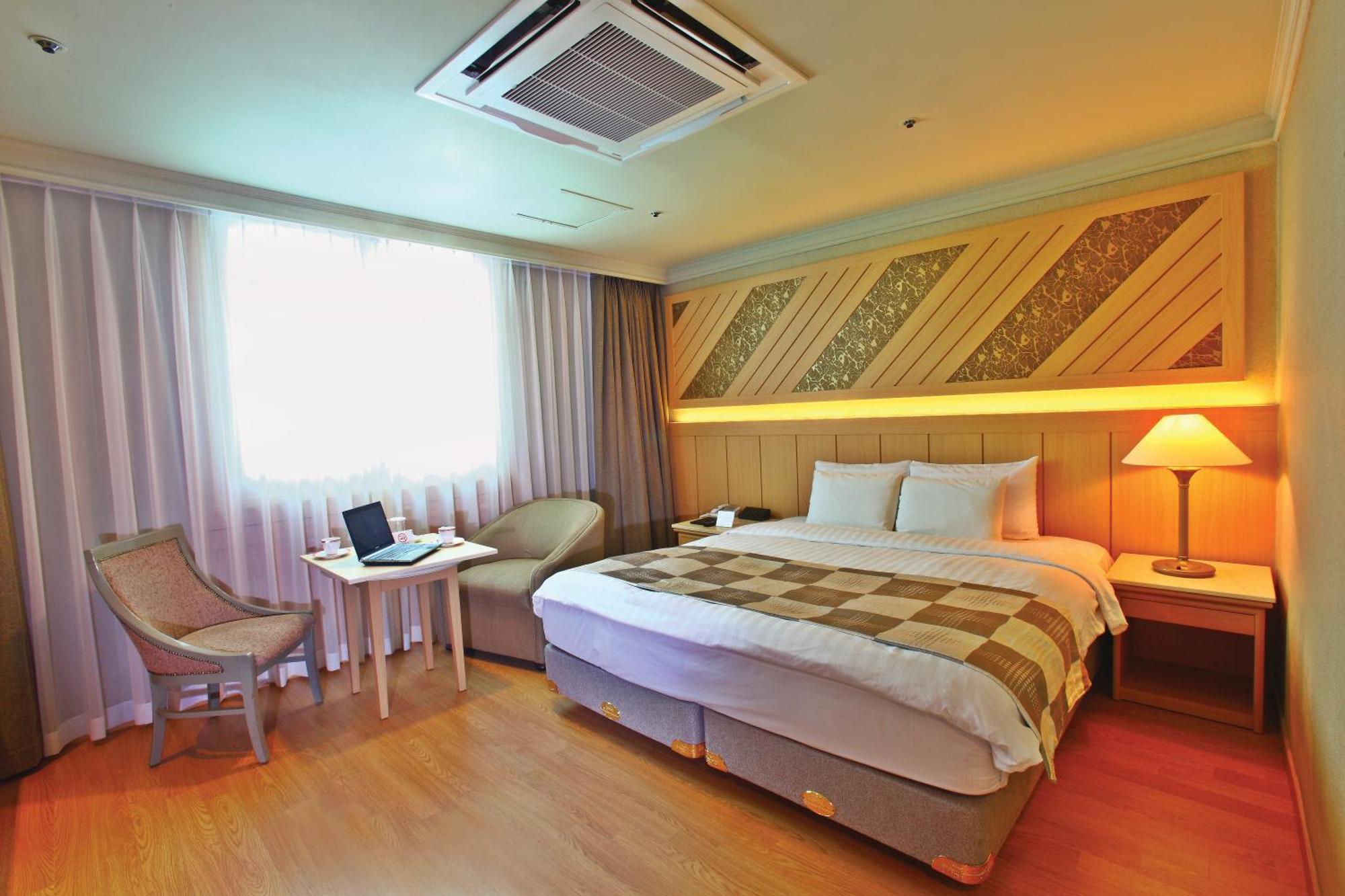 Hotel International Changwon Exteriör bild
