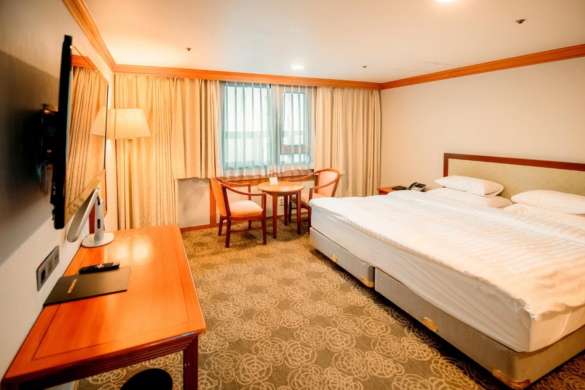 Hotel International Changwon Exteriör bild