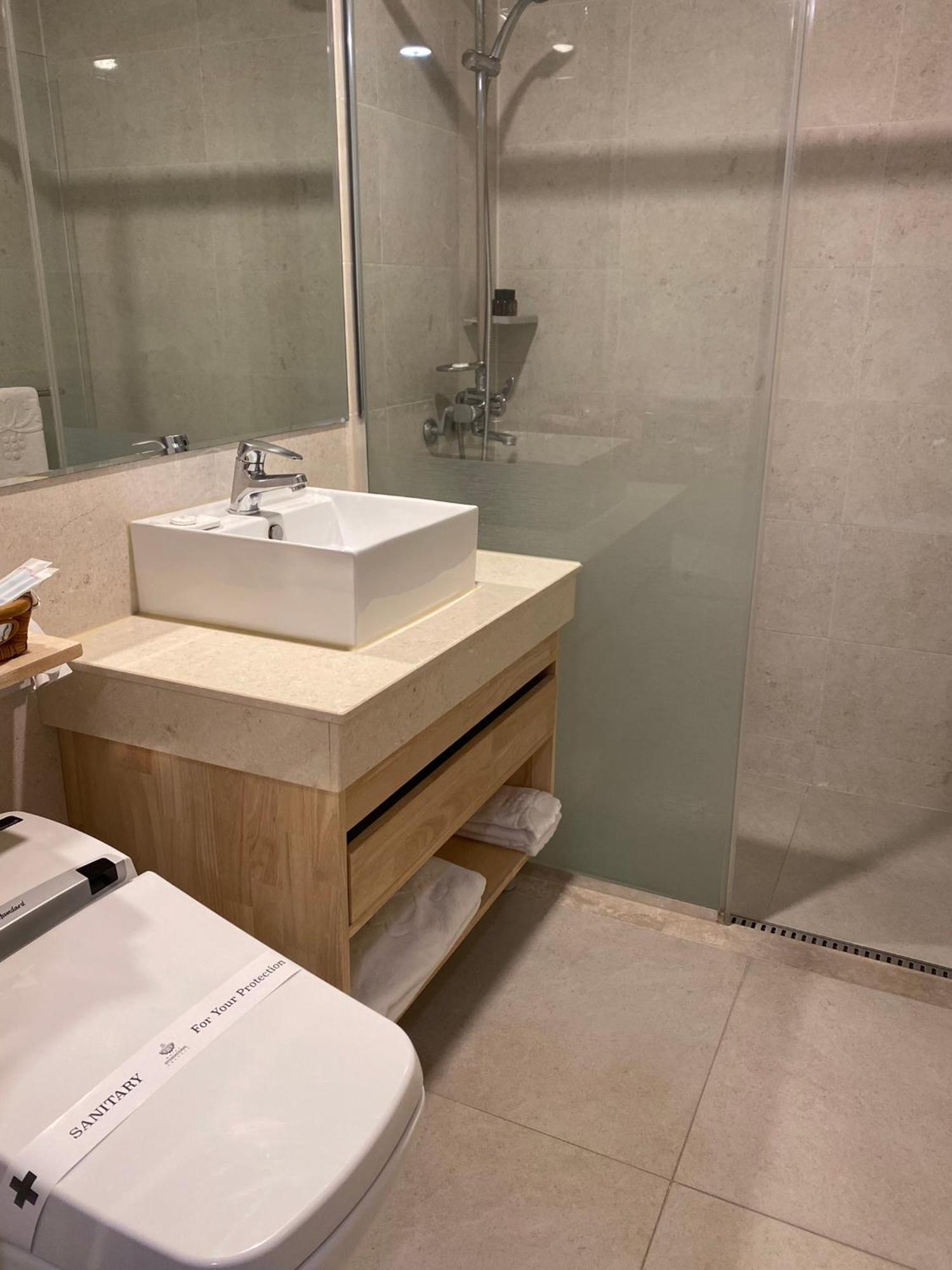 Hotel International Changwon Exteriör bild