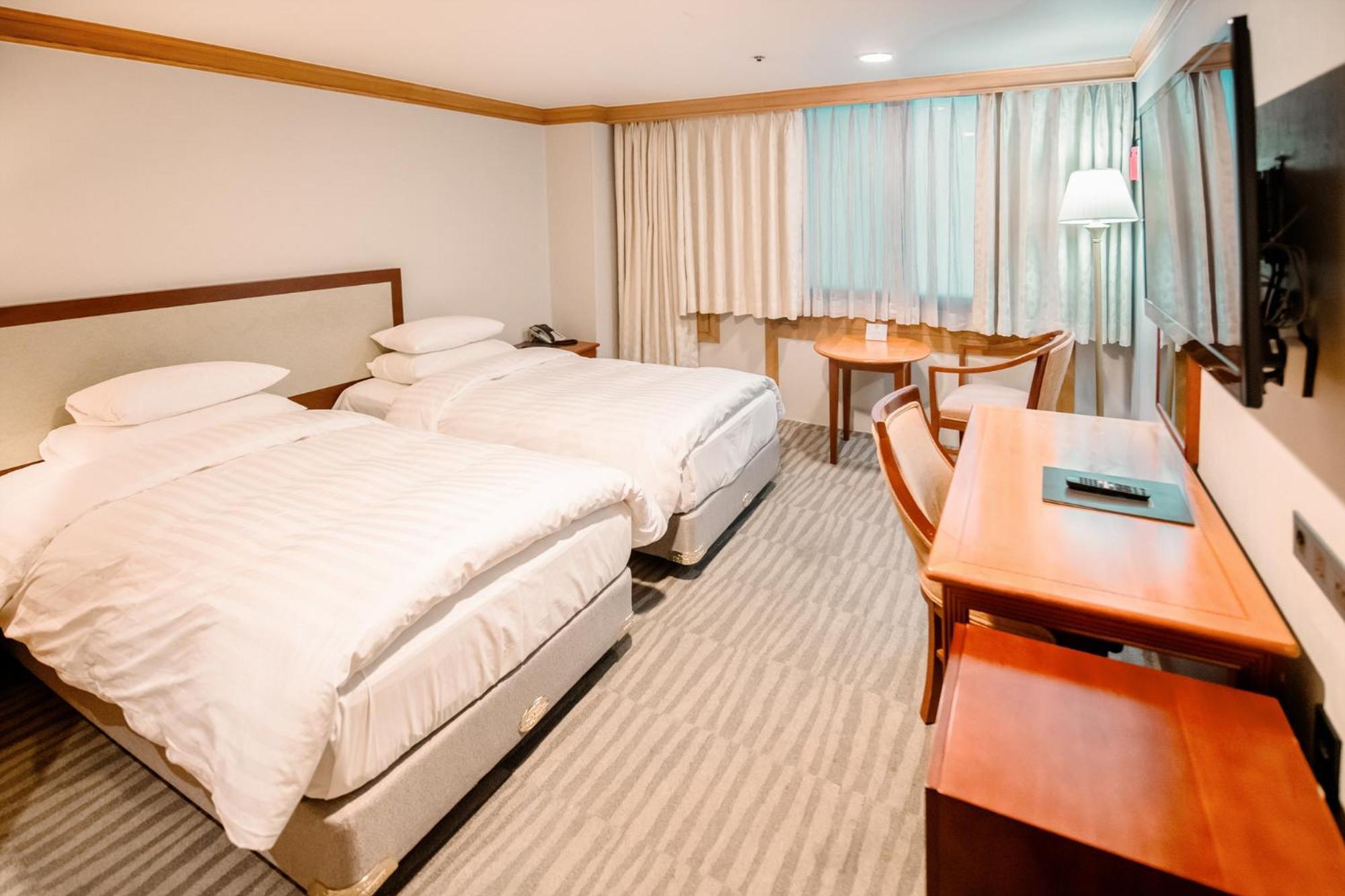 Hotel International Changwon Exteriör bild