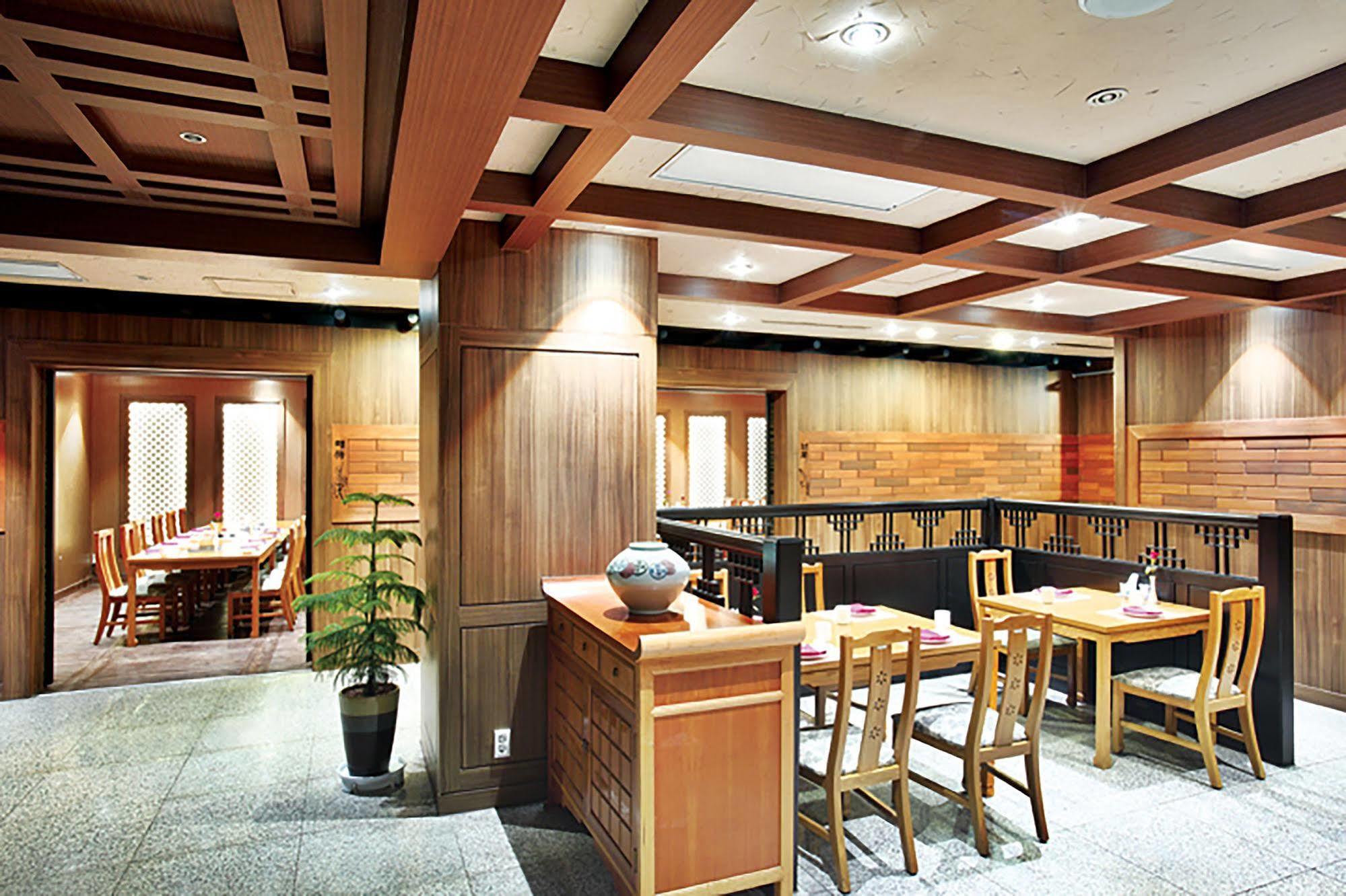Hotel International Changwon Exteriör bild